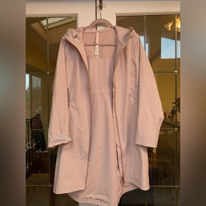 LULULEMON- Rainjacket